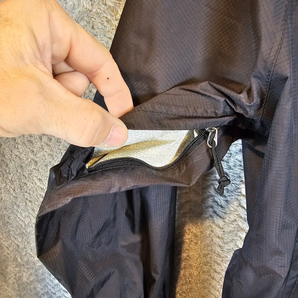 The North Face HyVent 2.5L Rain Jacket Womens Small Black Hooded Ripstop Shell - Picture 7 of 13